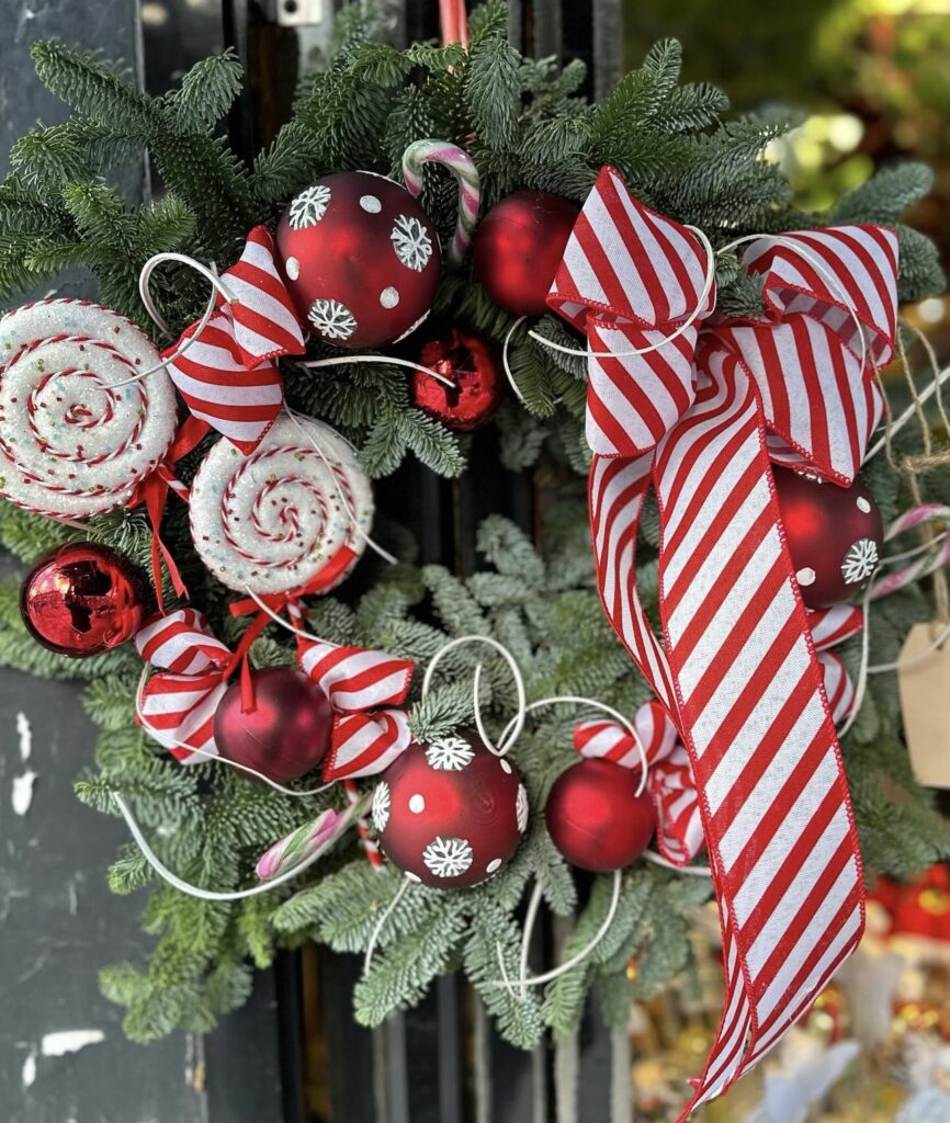 The Ultimate Guide to Christmas Flower Arrangements featured image